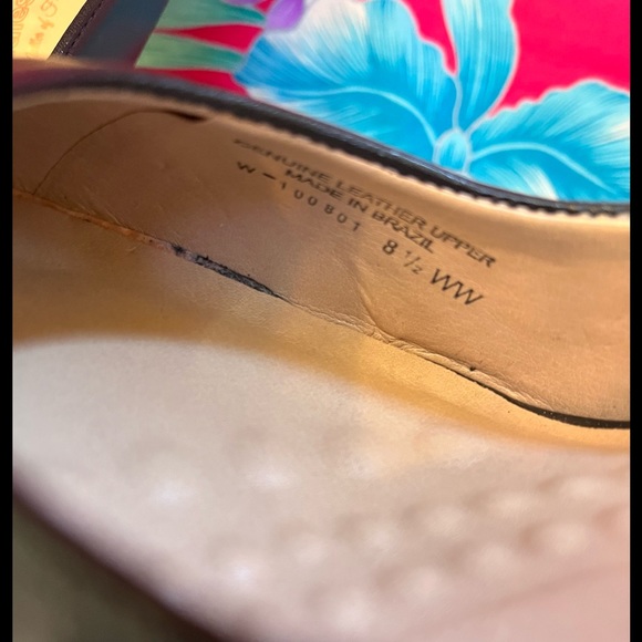 WALKING  CRADLES Michaela leather slingback pump.  Black. size 8.5 WW Like new. - Picture 9 of 12